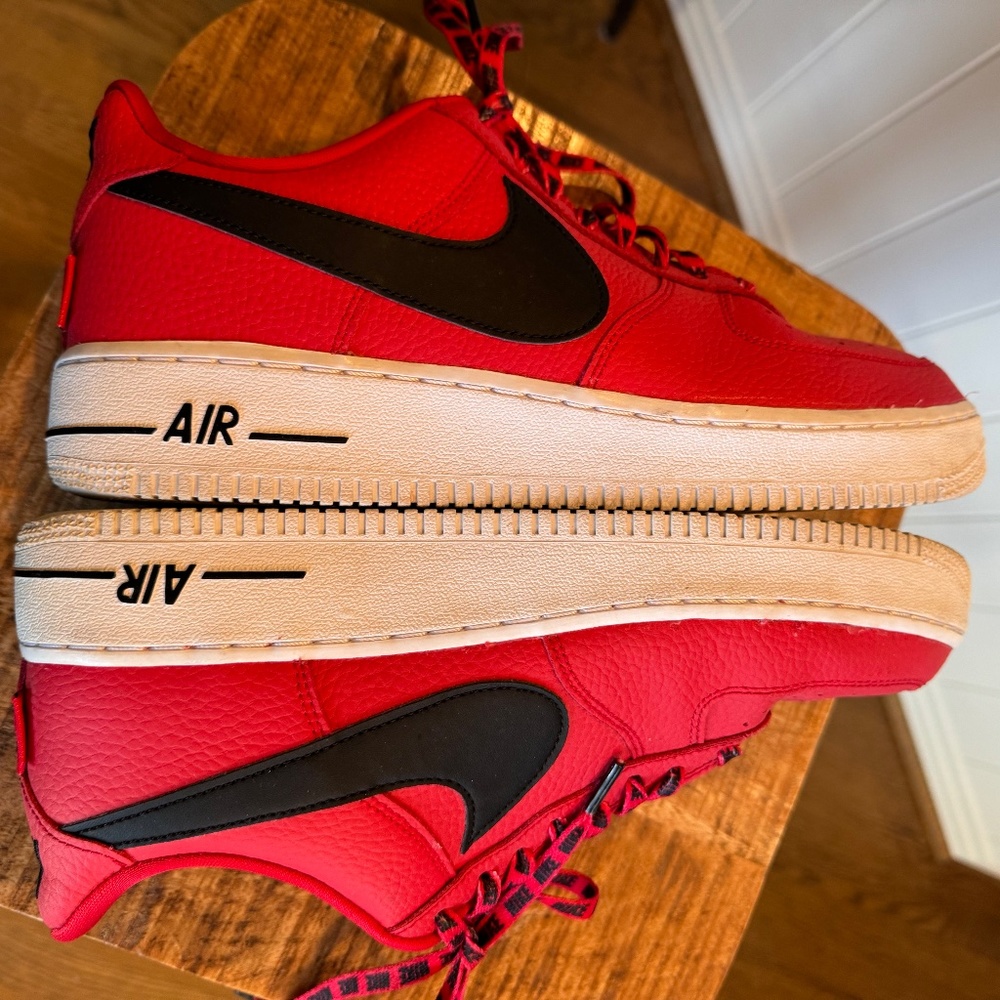 NIKE Men's Size 10 Air Force 1 Low 823511-604